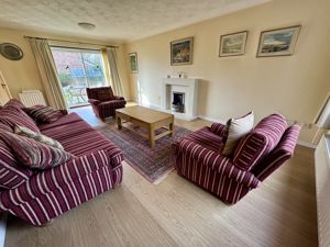 Lounge- click for photo gallery